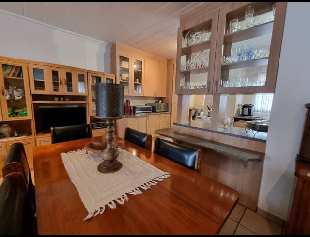 3 BEDROOM TOWNHOUSE FOR SALE IN ARCON PARK